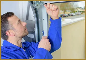 United Garage Doors Chicago, IL 773-541-8436 - serv-rep-gr-47m